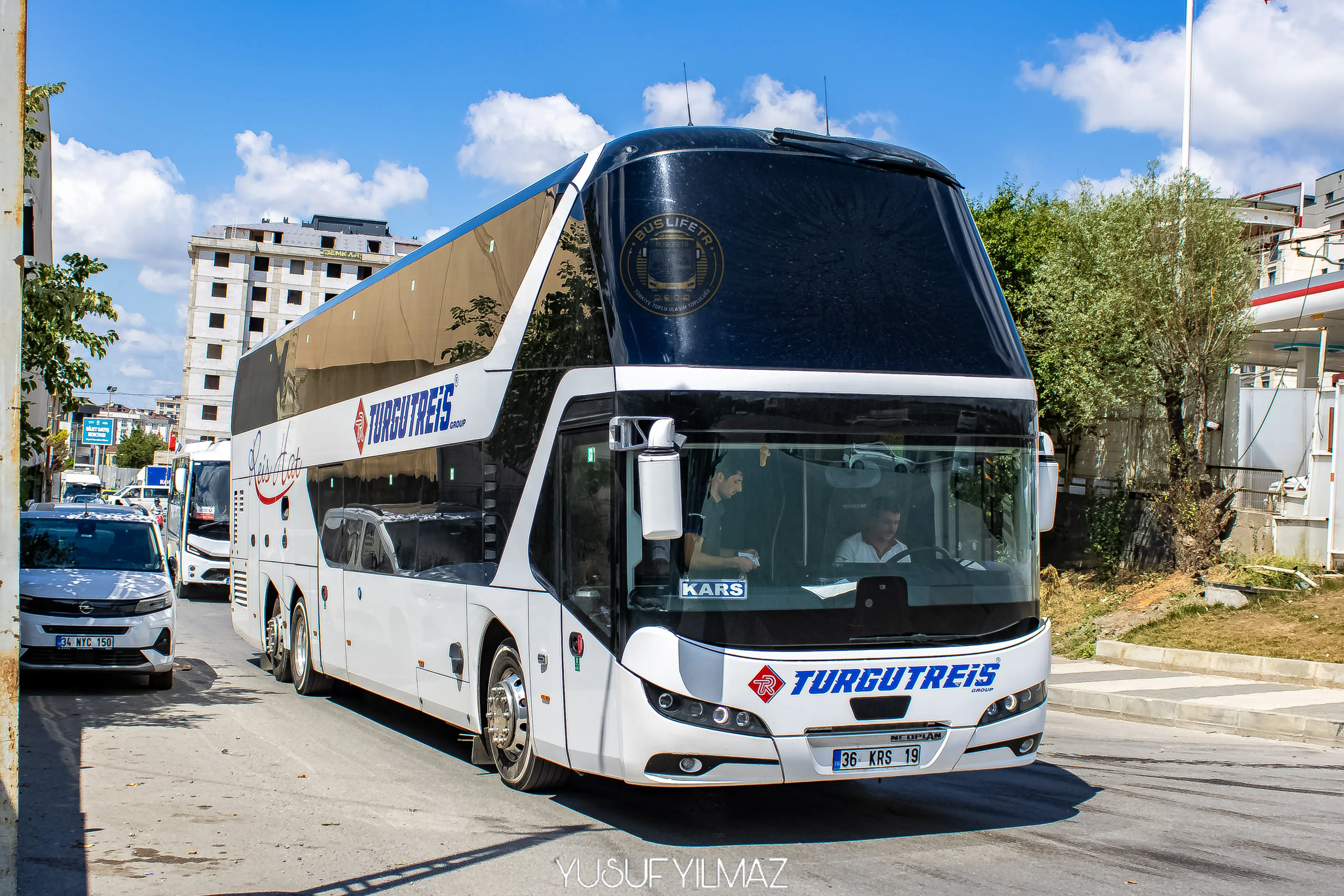 Neoplan N1222/3L Skyliner