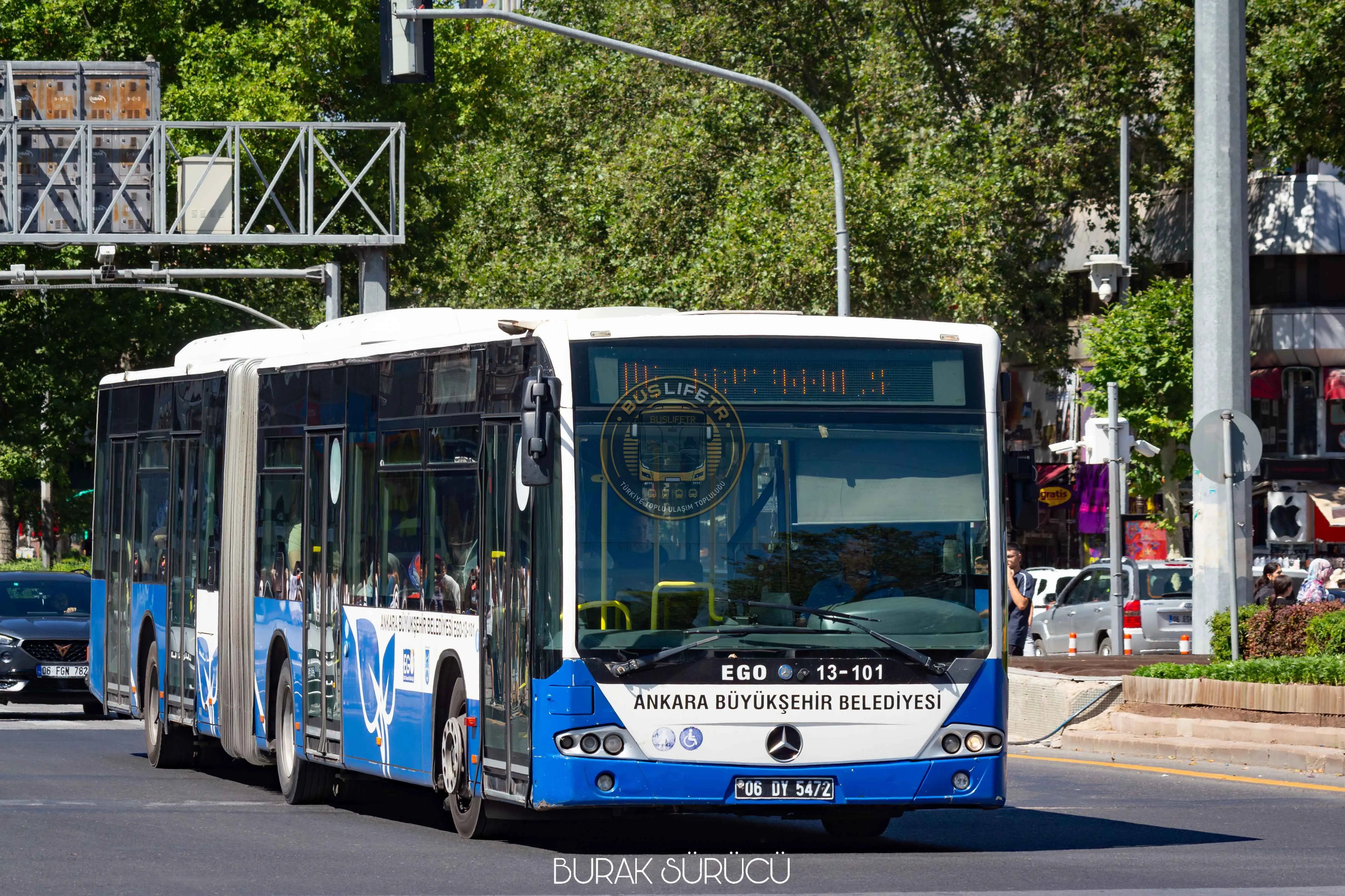EGO / Mercedes-Benz Conecto II G otobüs fotoğrafı EGO-13-101
06 DY 5472
195-2 Ulus - Kızılay - Gölbaşı TOKİ
15 Temmuz Kızılay Milli İrade Meydanı