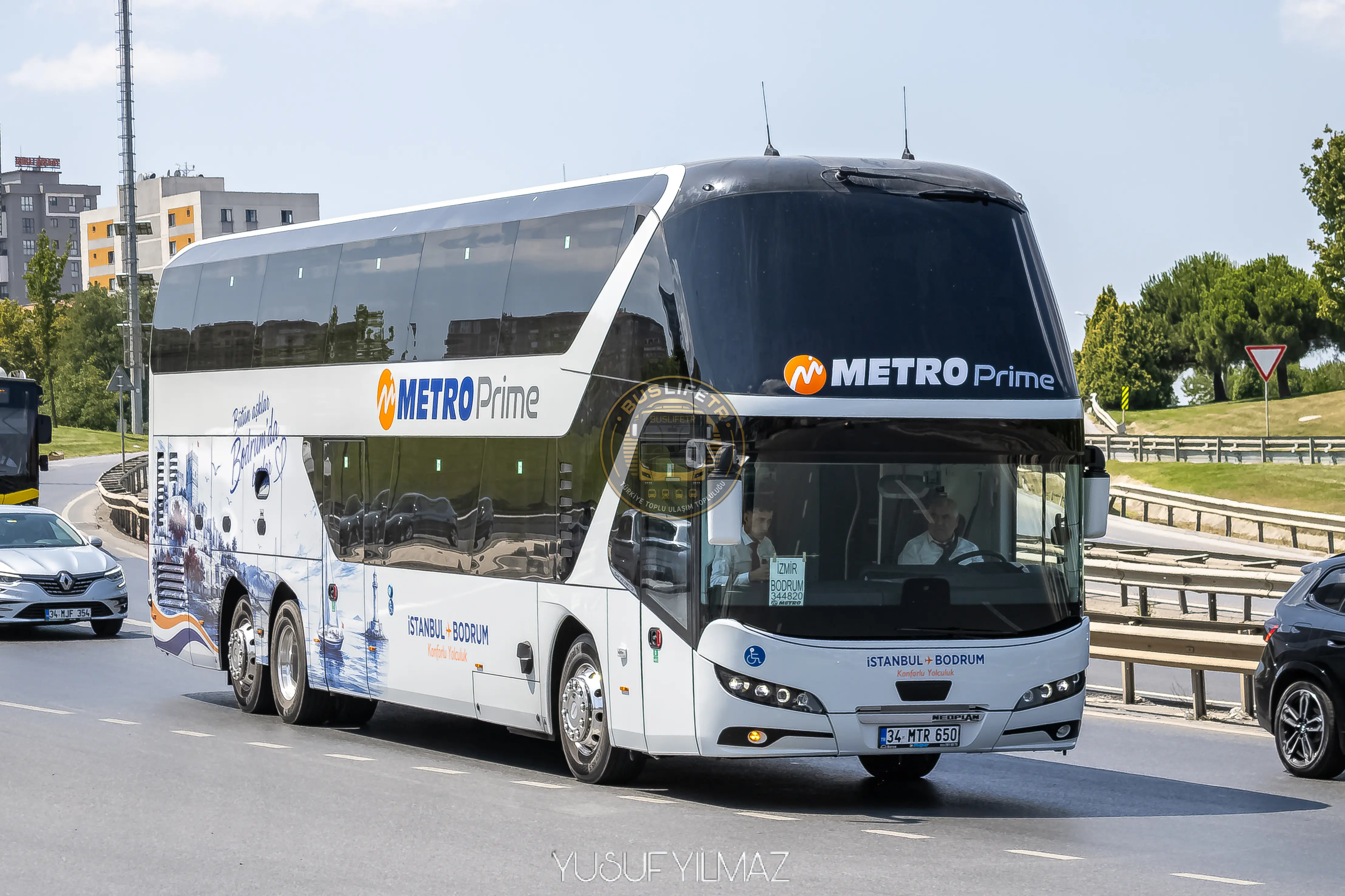 Neoplan N1222/3L Skyliner